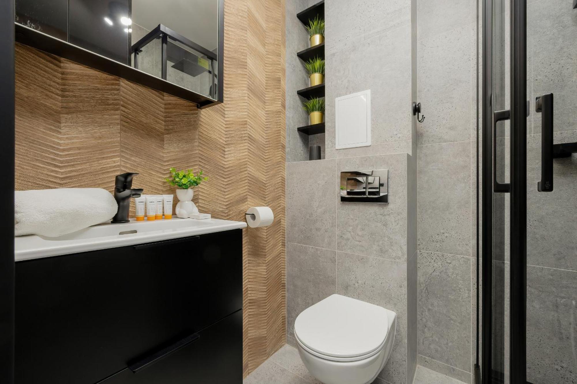 Modern Black & Wooden Apartment Warsaw Near The Airport By Noclegi Renters Екстериор снимка